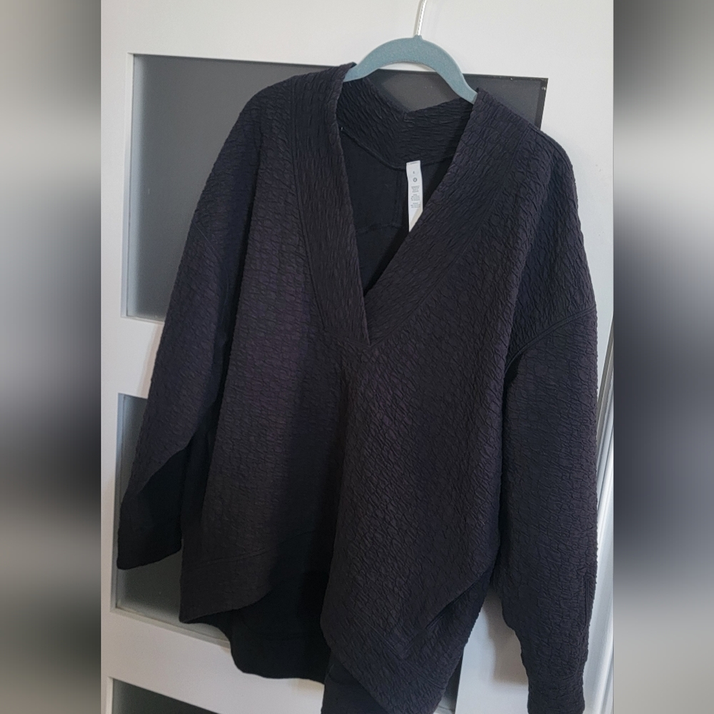 Lululemon Rippled V-Neck Pullover